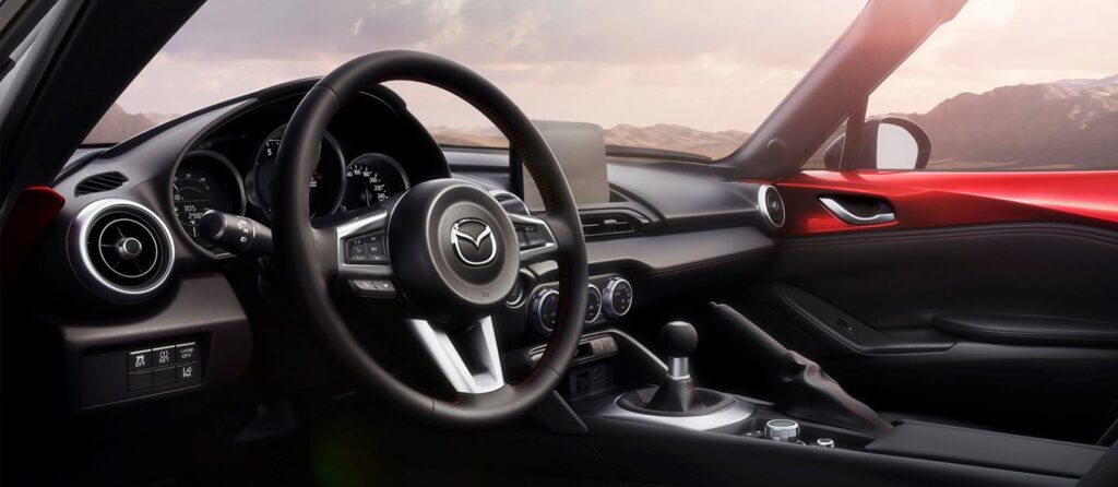 Mazda MX-5 interni