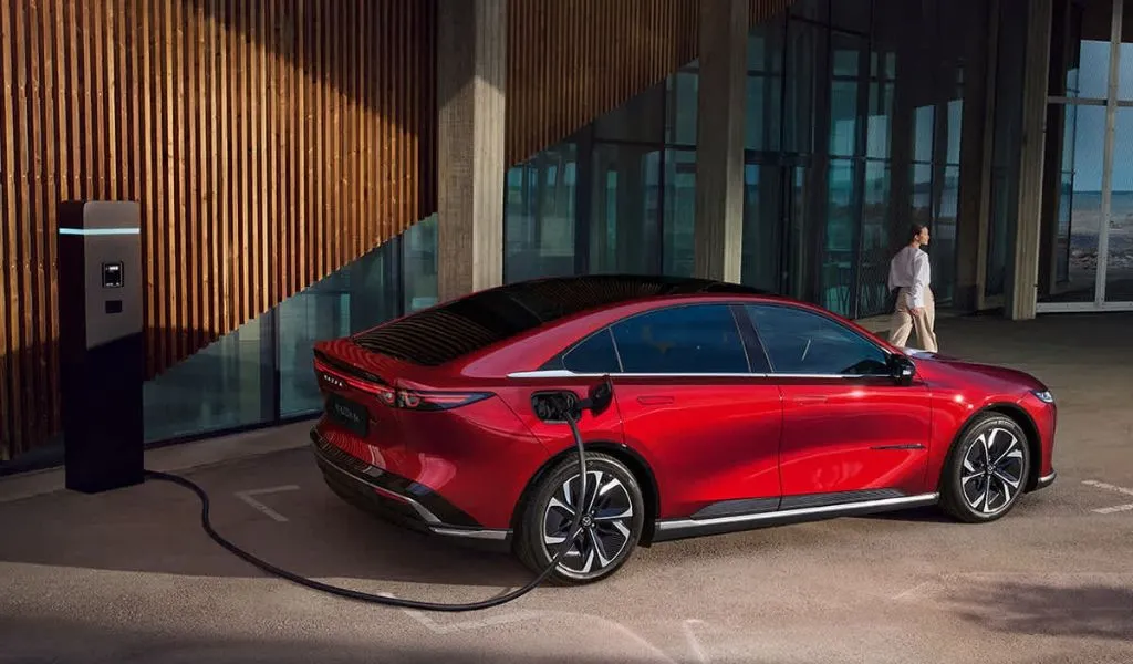 Scopri Mazda 6e: presto in arrivo nelle concessionarie!