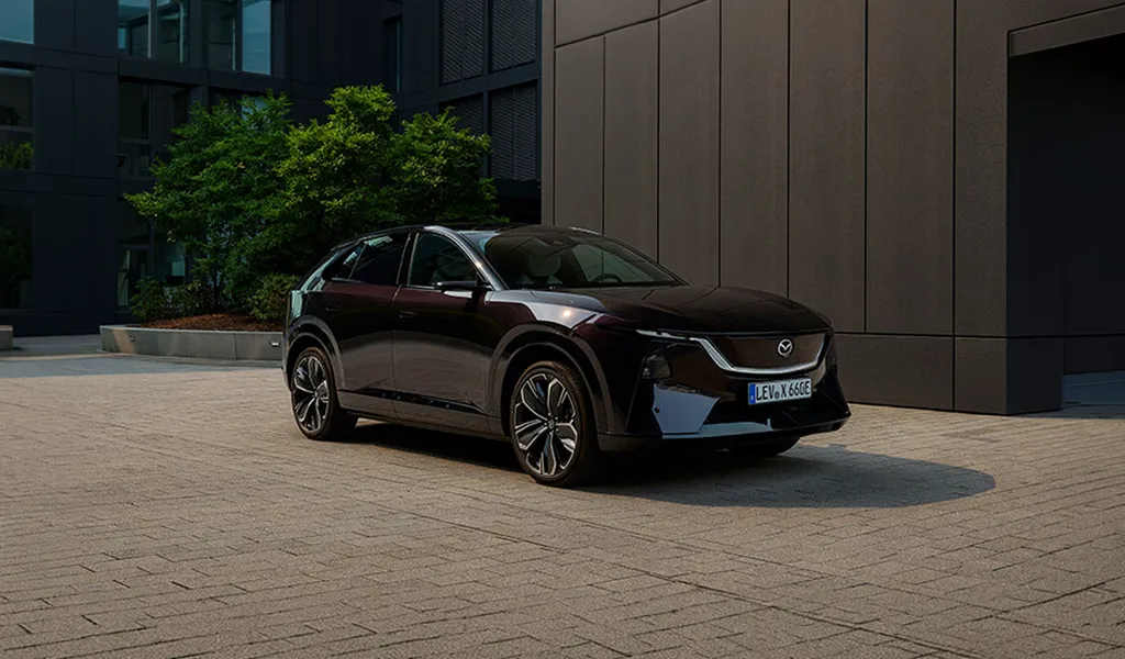Il primo test drive italiano di nuova Mazda CX-6e